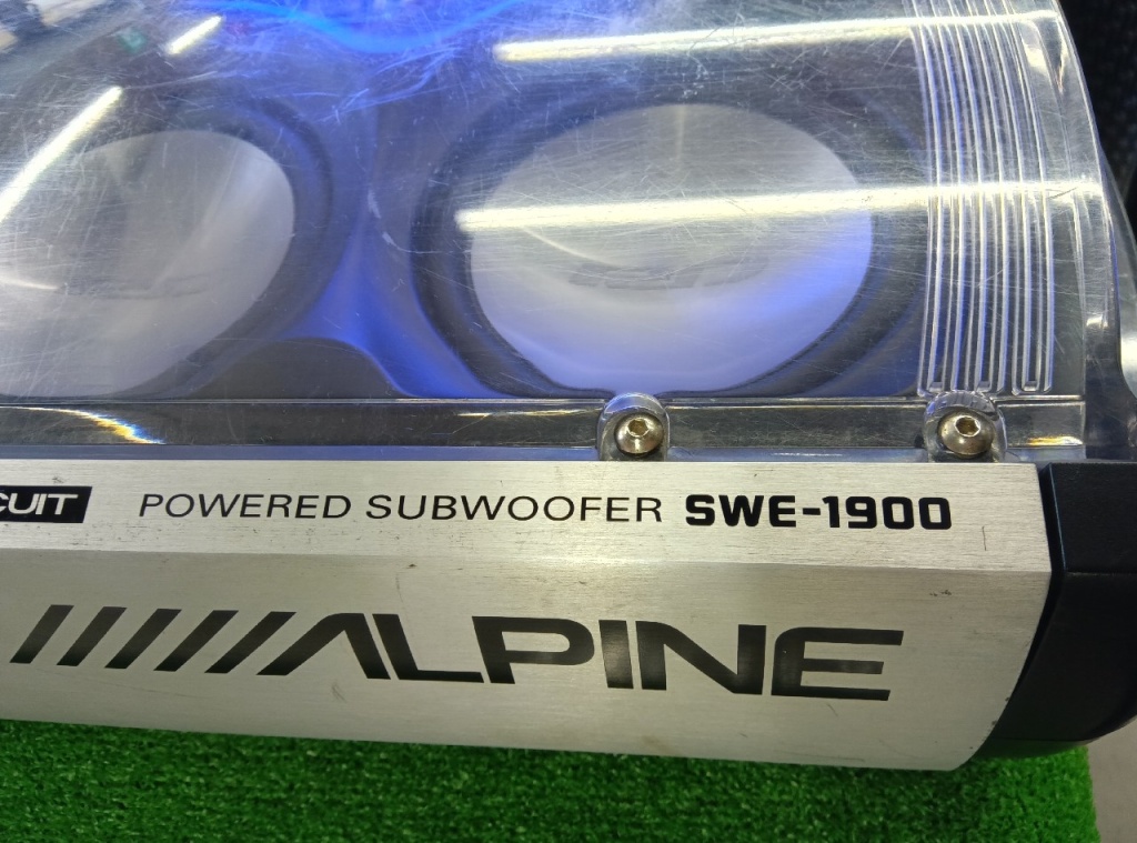 Alpine - Amplifier-equipped subwoofer (SWE-1900) - Nengun Performance