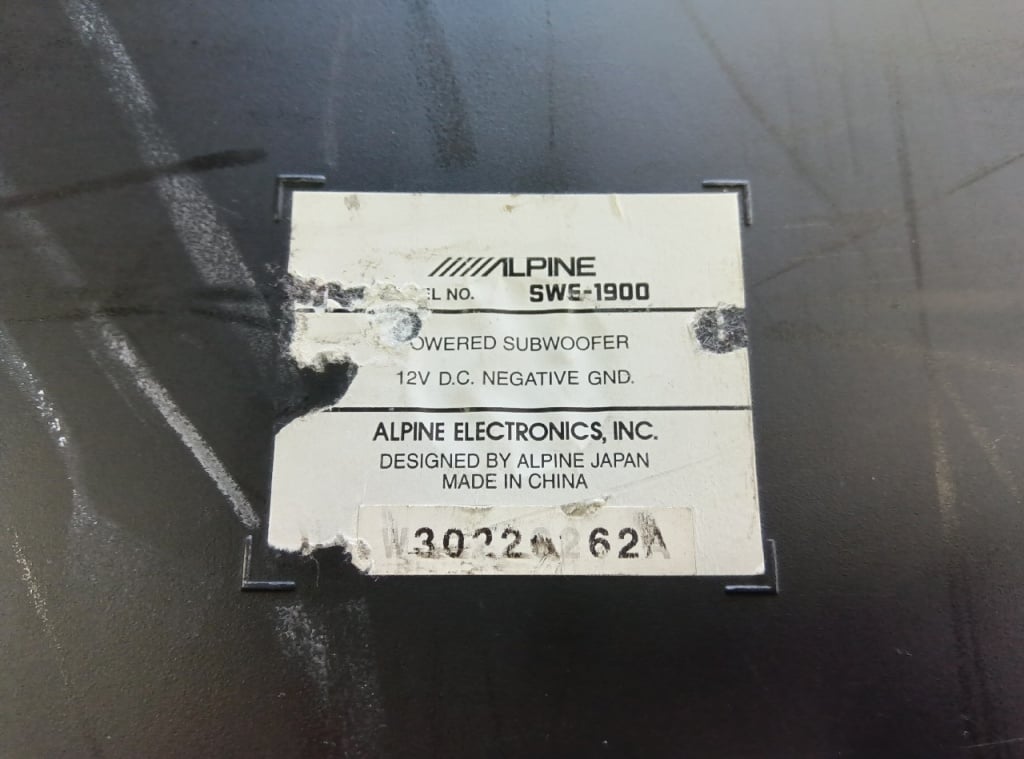 Alpine - Amplifier-equipped subwoofer (SWE-1900) - Nengun Performance