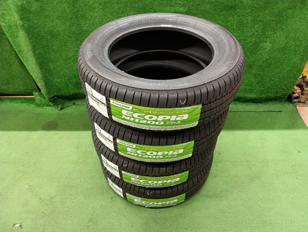 Bridgestone - Four unused NH200C tires (185/60R15) - Nengun