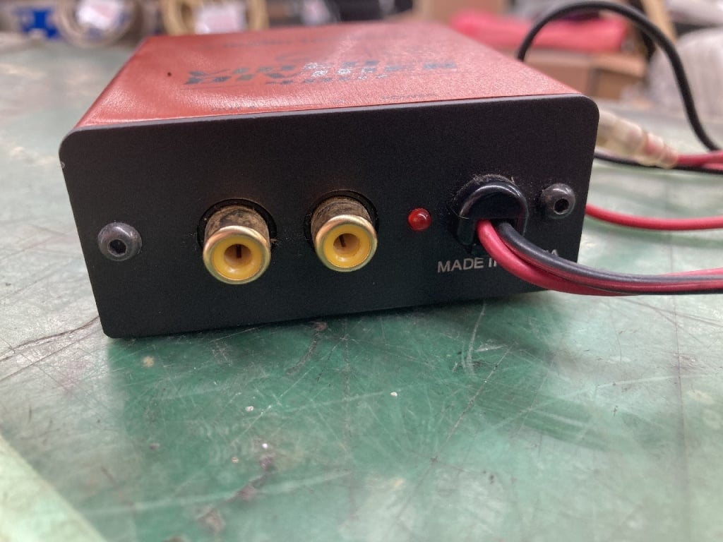 Audio-Technica - Used! Video splitter (1 IN 4 OUT)