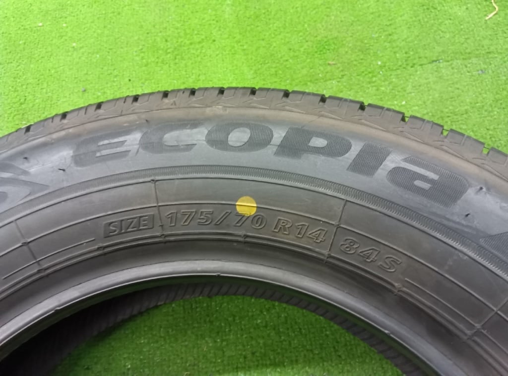 Bridgestone - Four unused NH200C tires (175/70R14)