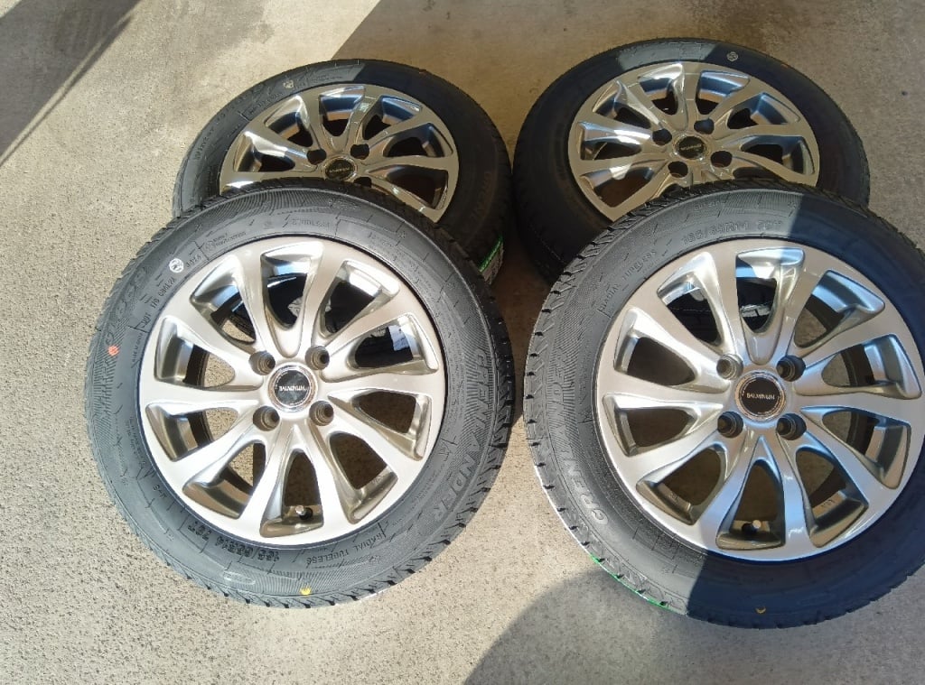 Bridgestone - BALMINUM/New Studless 14-inch Set of 4
