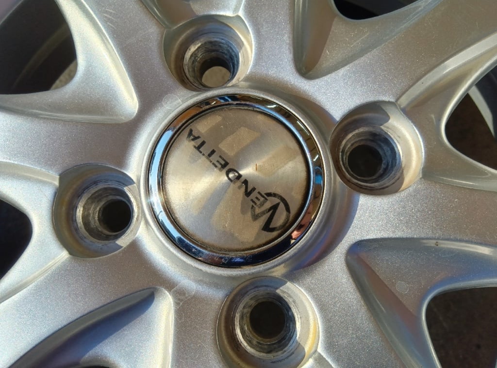 Autobacs - VENDETTA/New Studless 14-inch Set of 4
