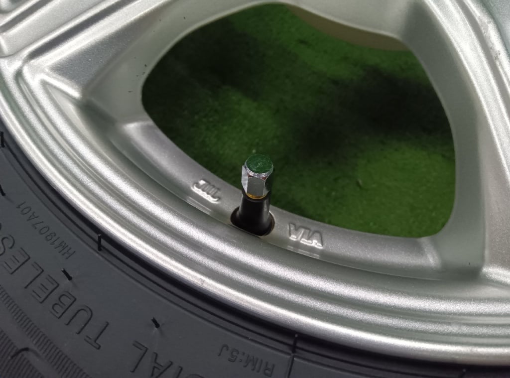 Bridgestone - BALMINUM/New Studless 14-inch 4 pieces