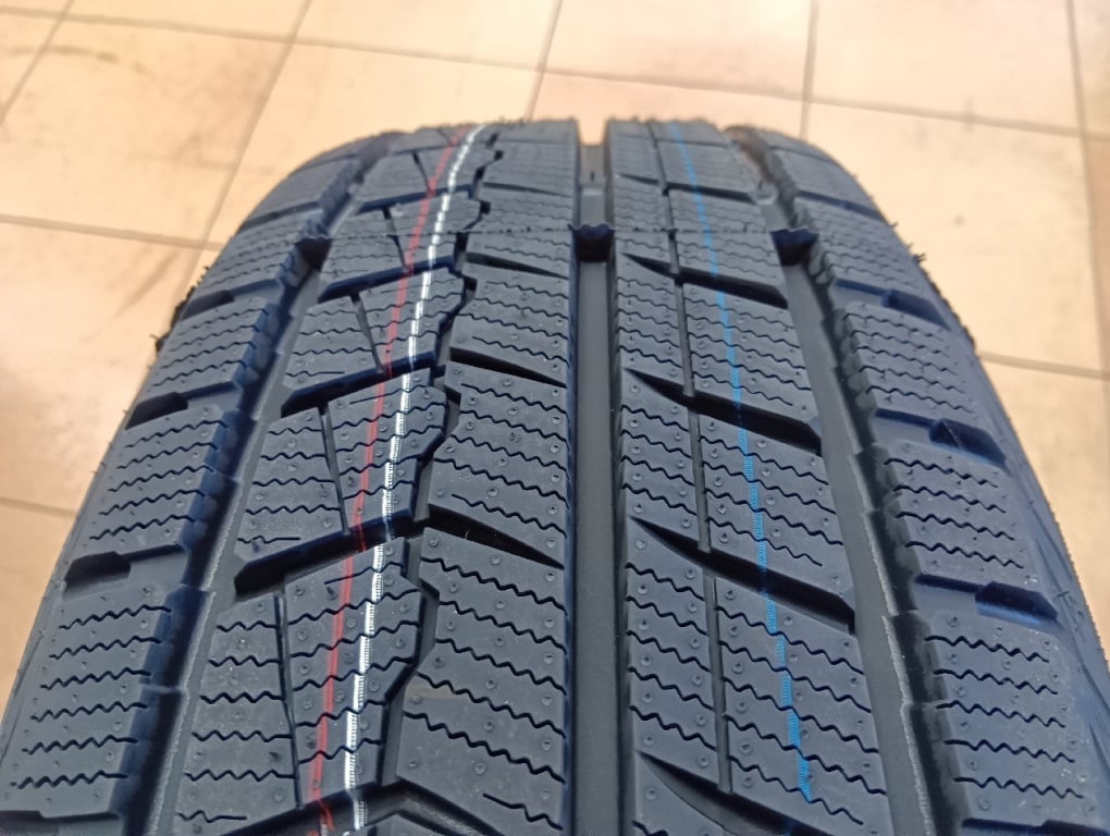 5zigen - Legales/Brand new 15-inch studded tires (set of 4)