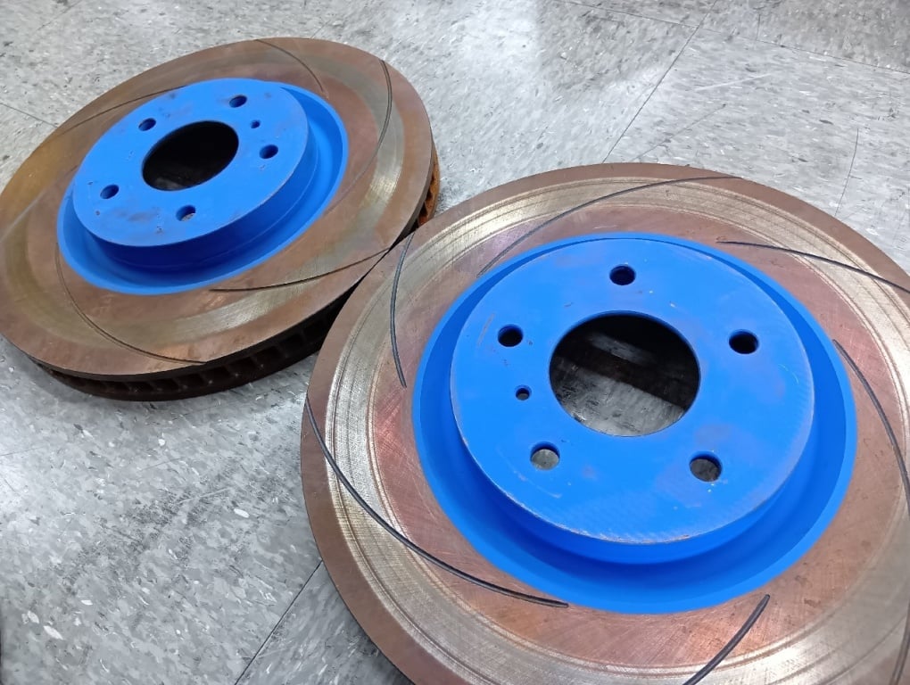 Brembo - Genuine Z33 Brembo front calipers + rotors