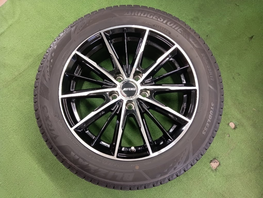 BADX - AMD/BS 17-inch studded tires (4 pieces)