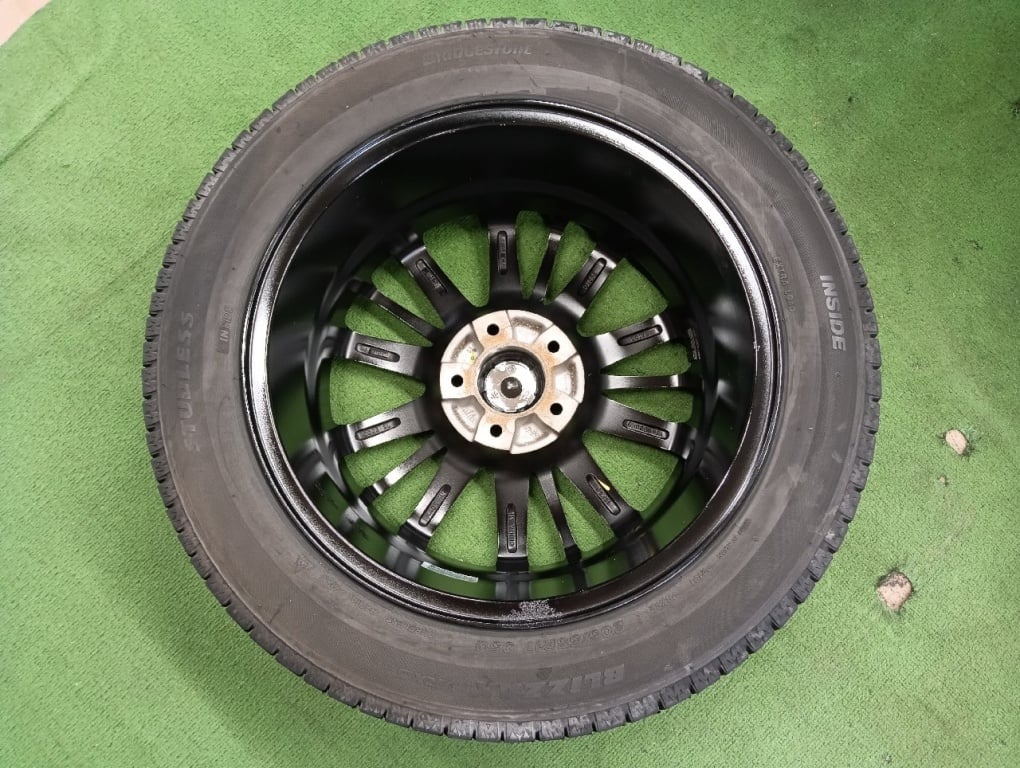 BADX - AMD/BS 17-inch studded tires (4 pieces)