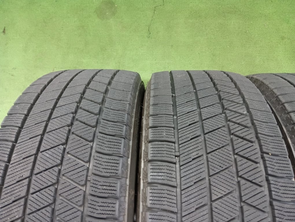 BADX - AMD/BS 17-inch studded tires (4 pieces)