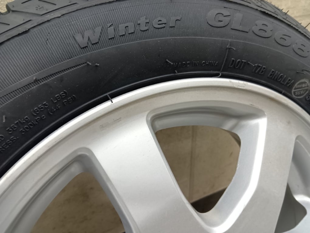 Daihatsu - Genuine Tanto/GL 14-inch studless tires (set of 4)