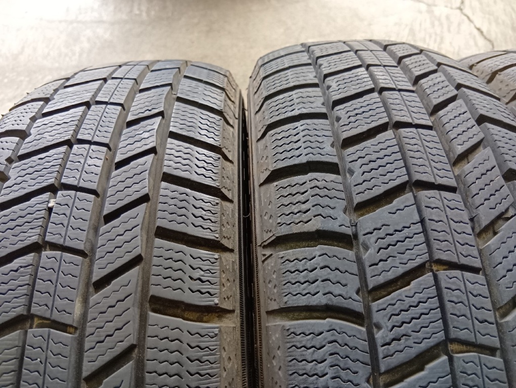 Autobacs - Used studded tires (155/65R14) 7mm thick, set of 4
