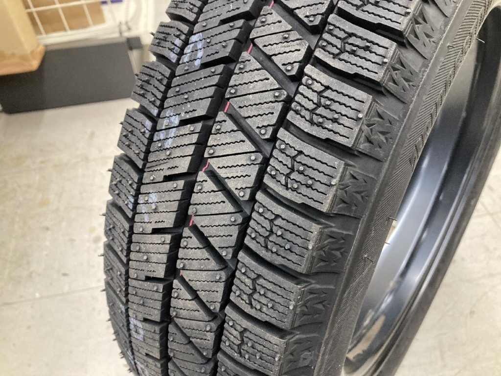 Autobacs - LEBEN/BS 14-inch studless tires (set of 4)