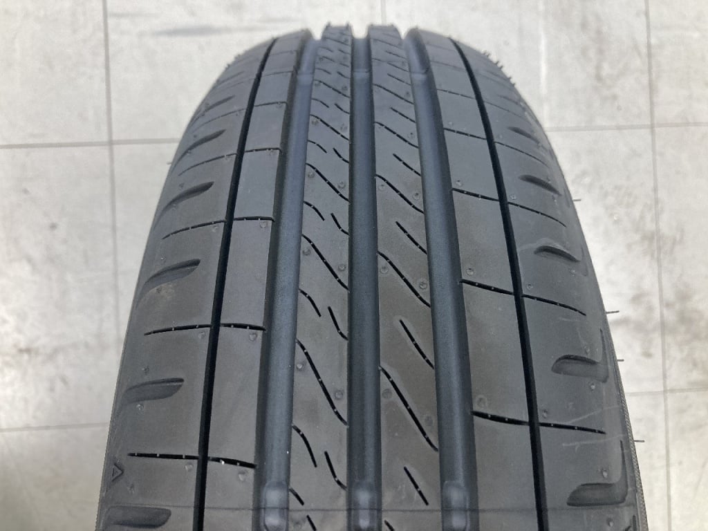 Dunlop - Set of 4 unused EC205 tires (155/65R14).