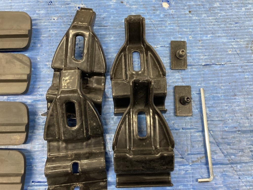 Car Mate - INNO Carrier Mounting Hooks (K460)