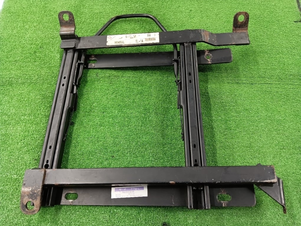Bride - Seat rail (RH) for Silvia (S13/S14)