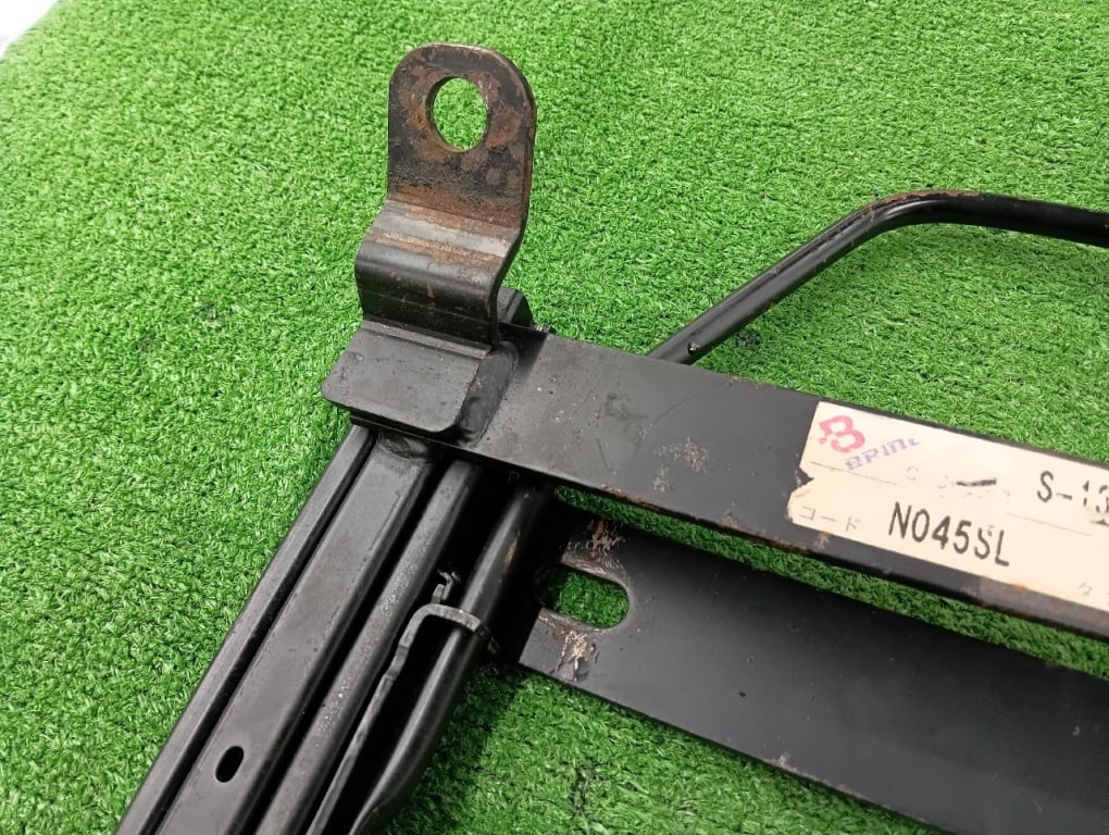 Bride - Seat rail (RH) for Silvia (S13/S14)