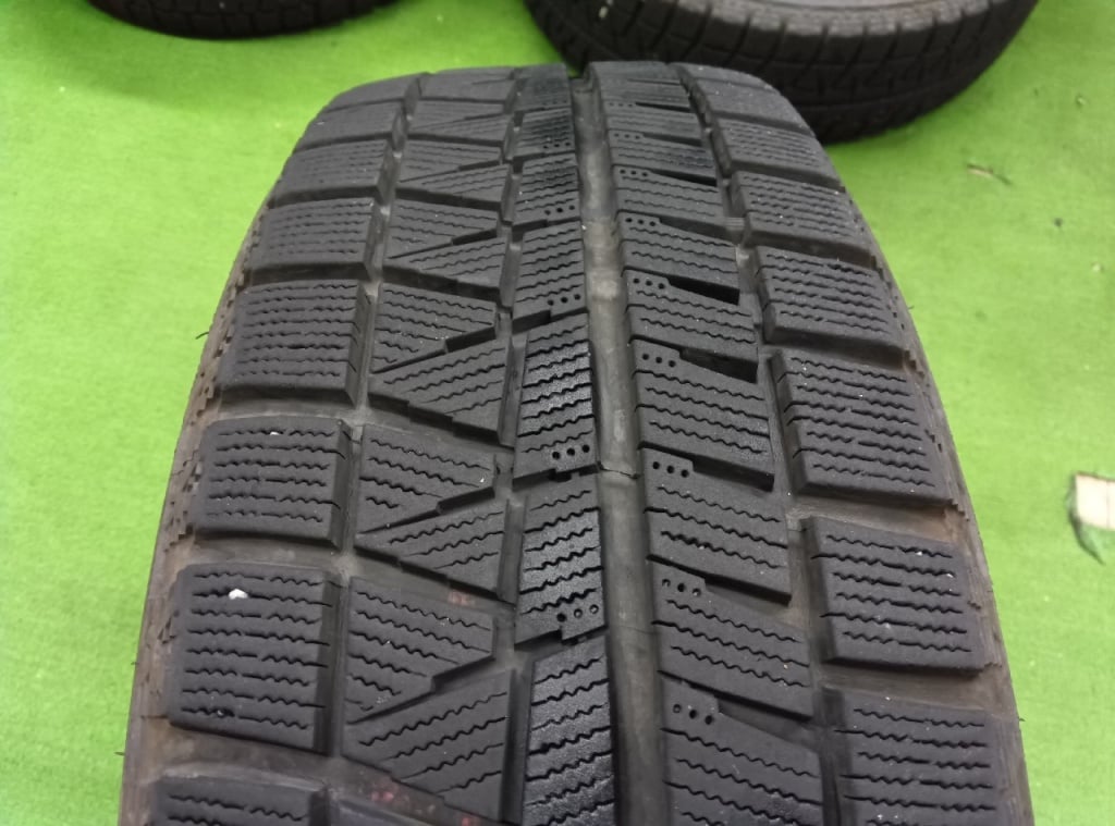 Bridgestone - TOPRUN/BS 15-inch studded tires (set of 4)