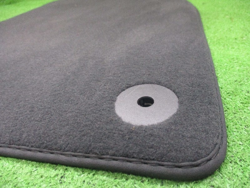 Audi - Used AUDI 8T A5 Genuine Floor Mat F2