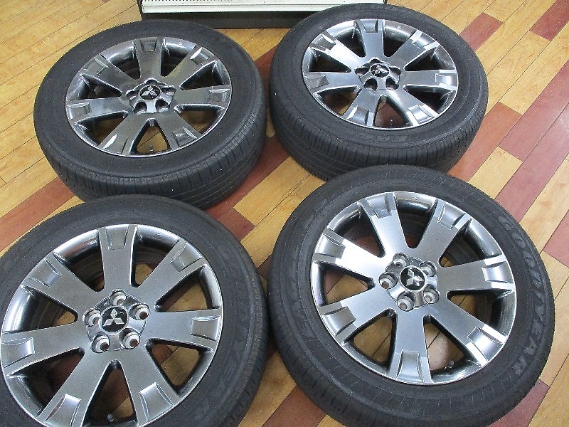 Mitsubishi - Delica D5 genuine/GY18 inch 4 piece set