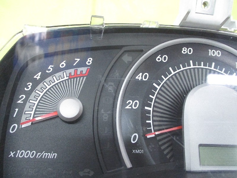 Toyota - Junk! Isis (Series 10) Genuine Meter