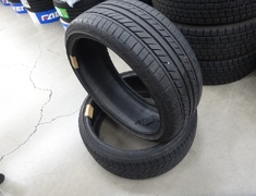 Goodyear - 2 used tires LS EXE (215/35R19)