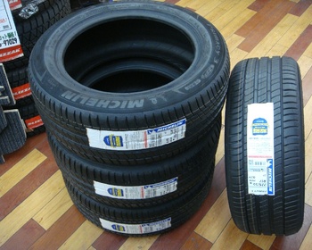 Michelin - 4 unused Michelin (225/55R17) tires