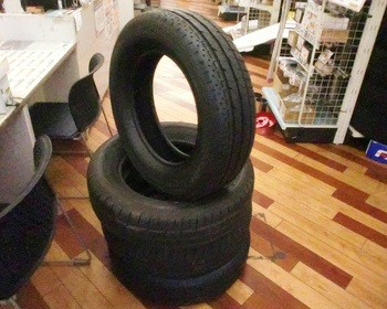 Bridgestone - 4 unused LUFT tires (215/65R16)