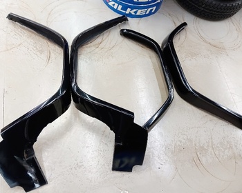 Mercedes Benz - G-class (W463) for 1 genuine over fender
