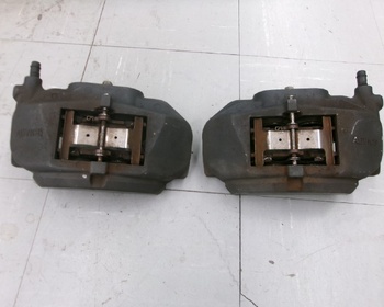 Unknown - Toyota Motor Corporation - Used! Crown (GRS200) genuine front calipers left and right