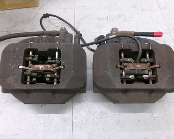 Lexus - Used! Lexus LS600h genuine rear calipers left and right