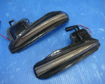 Unknown - 30 series Alphard door mirror indicators (left and right)