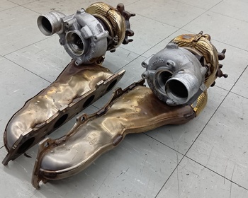 Audi - Damaged! Audi A8? 2 genuine turbines