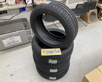 Dunlop - Unused tires (215/45R18) set of 4/DL
