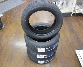 Bridgestone - 4 unused REGNO tires (165/55R15)