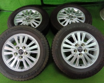 Toyota - 80 series Noah genuine/DL 15 inch studless tires x 4