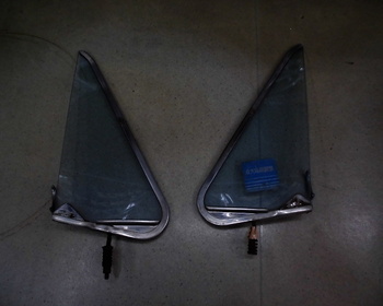 Honda - N? 360 genuine front triangle window left and right