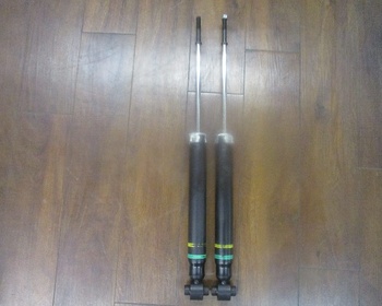 Unknown - Toyota Motor Corporation - Noah (ZRR80G) genuine rear shock absorber
