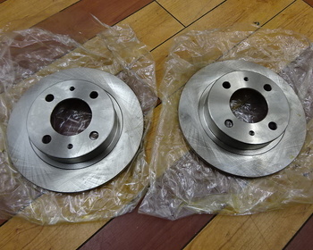 Unknown - Others - Unused Mitsubishi front brake rotors, set of 2