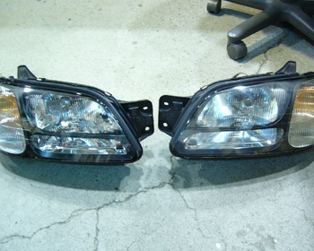 Subaru - BH/BE Legacy Genuine Headlight
