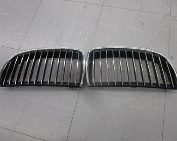 BMW - BMW (E90) Early Genuine Kidney Grille Left and Right Sets