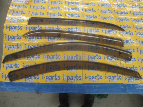 Toyota - Parts are out of stock! One set of genuine visors for the Vitz (SCP13)