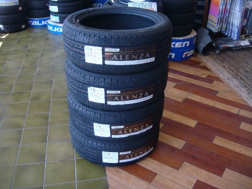 Bridgestone - 4 unused ALENZA tires (215/50R18)