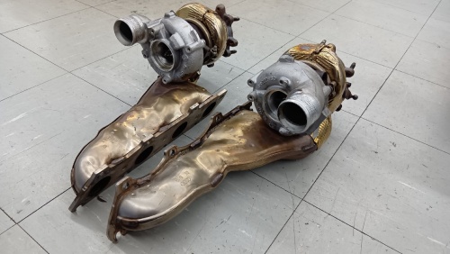 Audi - Damaged! Audi A8? 2 genuine turbines