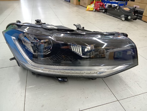 Volkswagen - Unconfirmed operation! T-Cross genuine headlight right
