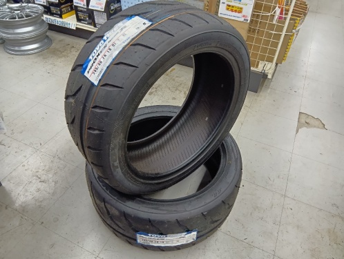 Toyo - Set of 2 unused tires (245/40R18)