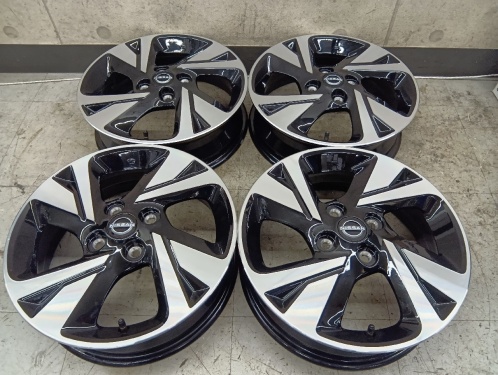 Nissan - Brand new! Genuine Dayz Roox 15-inch aluminum wheels, set of 4