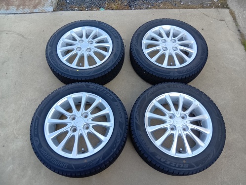 Daihatsu - Daihatsu Genuine / BS 14 inch studless tire set of 4