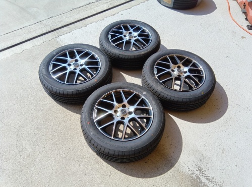 HOT STUFF G`speed 17inc 7J+48 5-114.3 / バリ山！BLIZZAK VRX2