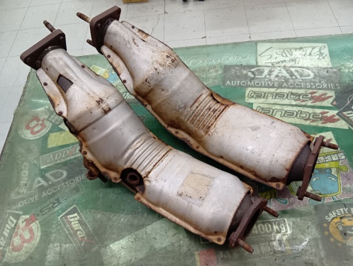 Unknown - Nissan Motor Co., Ltd. - Used Fairlady Z33 genuine catalyst