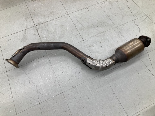 Toyota - Used Harrier (AVU65W) genuine catalyst